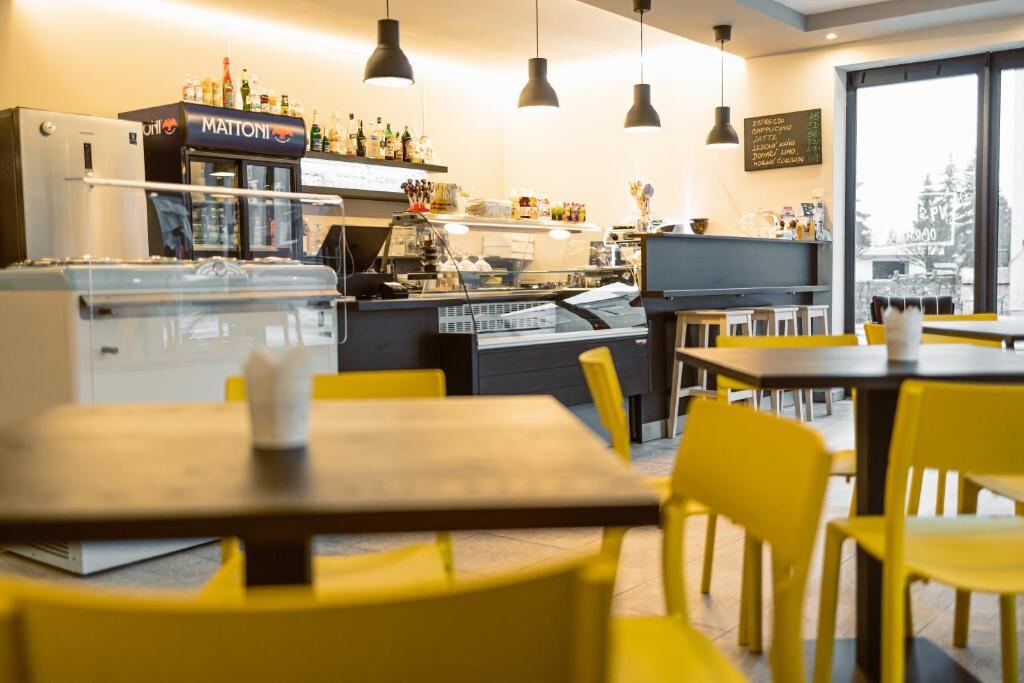 Café and pastry shop at Na Mandlu